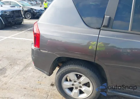 2017 Jeep Compass Sport z USA, uszkodzony, nr VIN 1C4NJCBA9HD130745